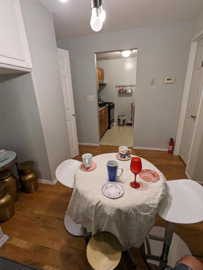 Central & Affordable Williamsburg Small Room New York Kültér fotó