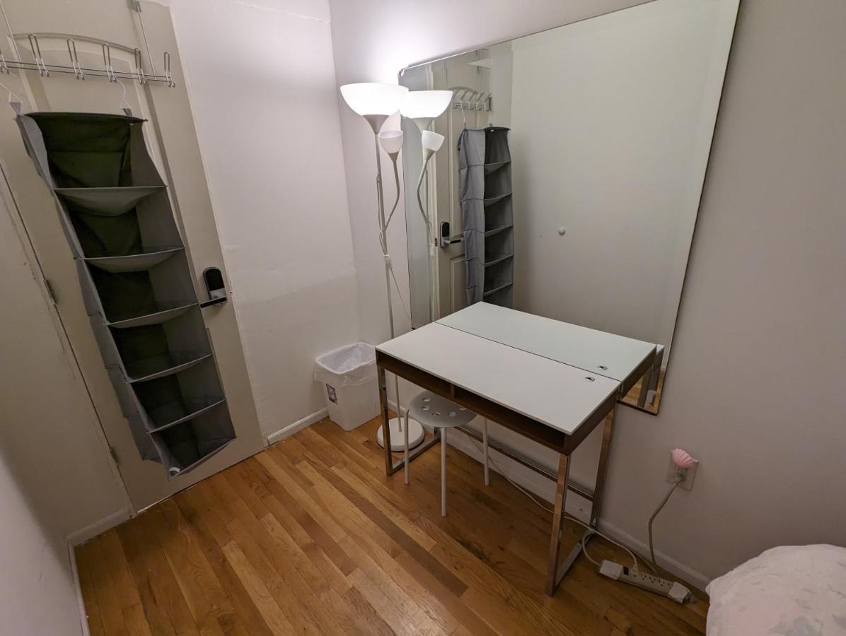 Central & Affordable Williamsburg Small Room New York Kültér fotó