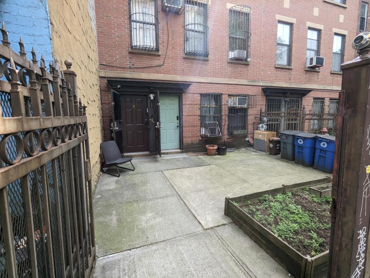 Central & Affordable Williamsburg Small Room New York Kültér fotó